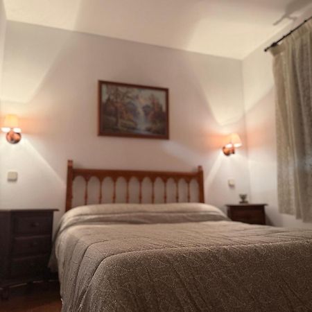 El Valle Hostal Restaurante La Pradera de Navalhorno Bagian luar foto