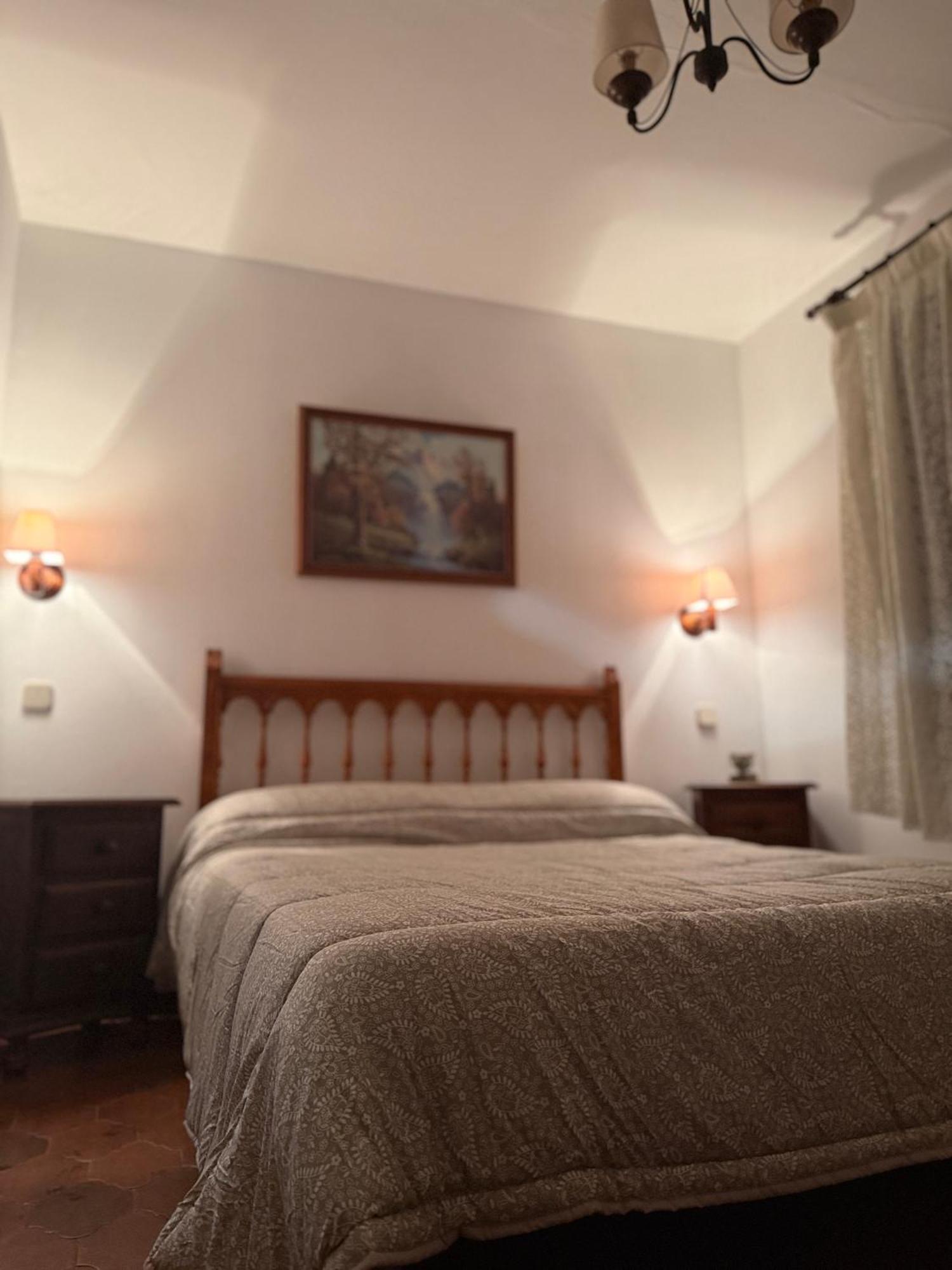 El Valle Hostal Restaurante La Pradera de Navalhorno Bagian luar foto